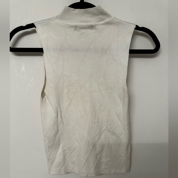 White mock neck top - Size M - Picture 2 of 4